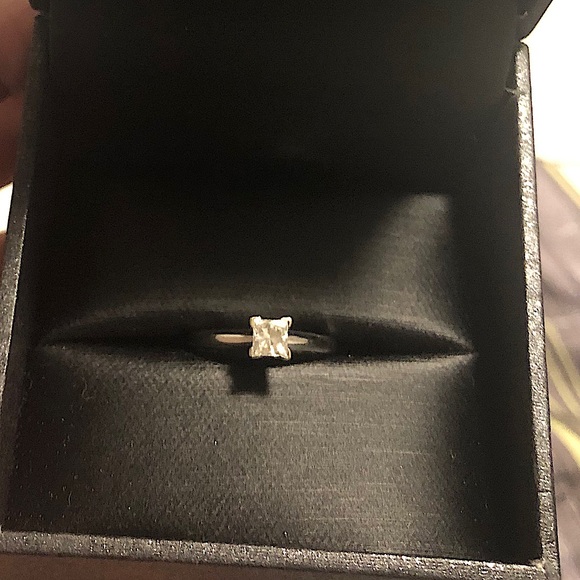 Zales 1/3 CT Princess Solitaire Diamond Ri… - Picture 4 of 6
